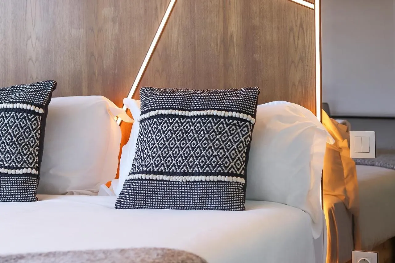 Lisbon Airport Earth Rooms By Homing Guest house