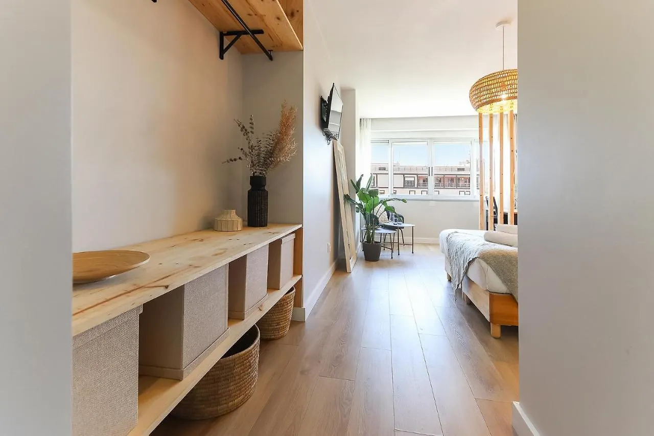 Lisbon Airport Earth Rooms By Homing Guest house
