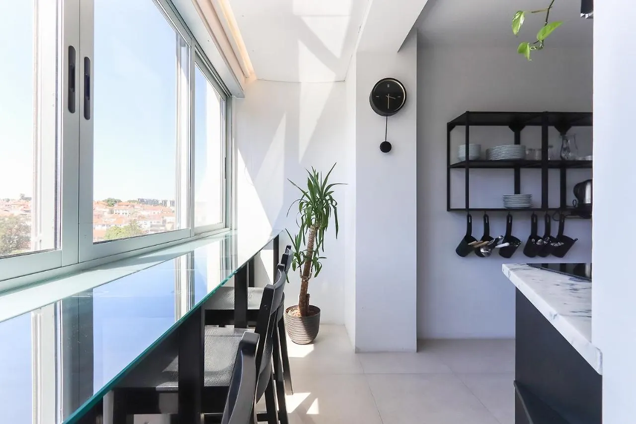 Lisbon Airport Earth Rooms By Homing Guest house
