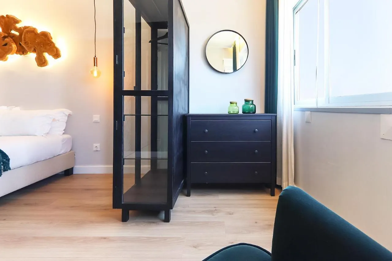 Guest house Lisbon Airport Earth Rooms By Homing Portugal
