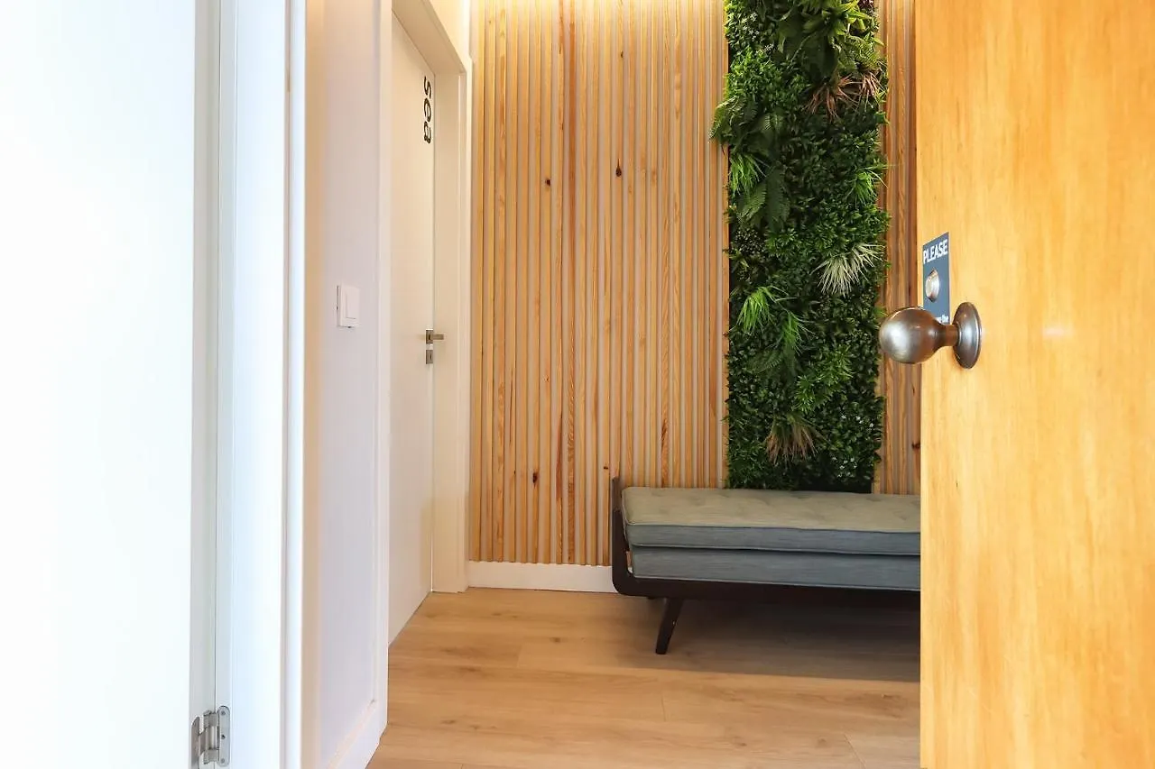 Lisbon Airport Earth Rooms By Homing Πανσιόν